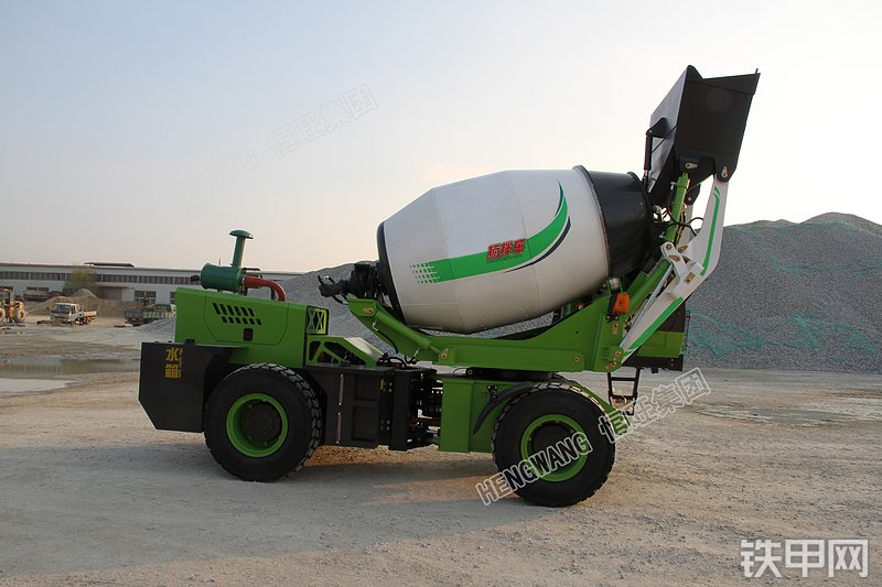 恒旺集团26fc自上料搅拌车