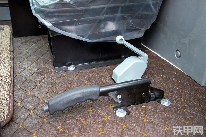 恒旺集团HWC-40A叉车局部