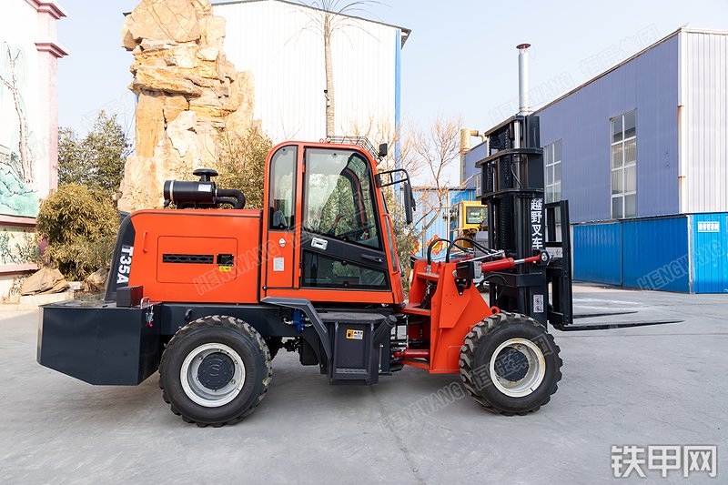 恒旺集团HWC-35C叉车整机外观