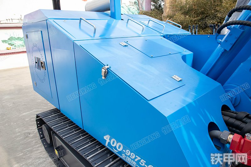 恒旺集团HWL300R打桩机局部