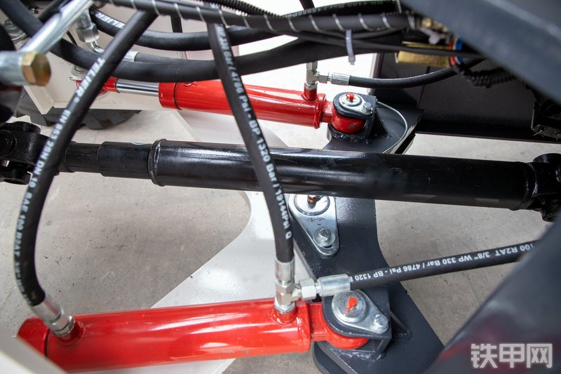 恒旺集团HWC-40A叉车局部