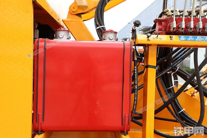 恒旺集团5.5m锚固钻机局部