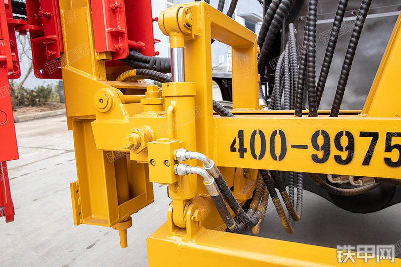 恒旺集团HW930-Z-DB 装载打桩机局部