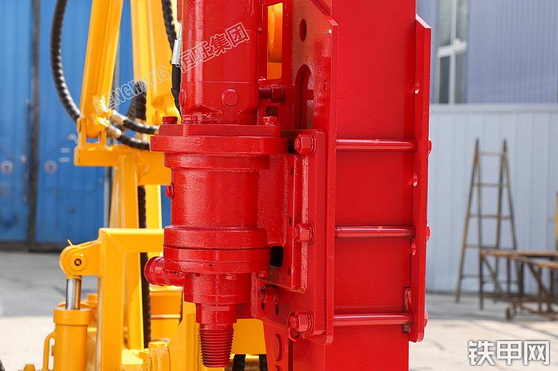 恒旺集团HW930ZQ（10-8空压机) 装载打桩机局部