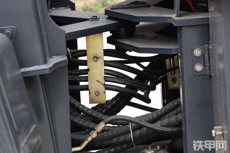 恒旺集团HW920-S(Z)-DB 装载打桩机局部