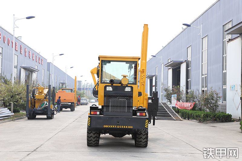 恒旺集团HW920-S(Z)-DB 装载打桩机整机外观