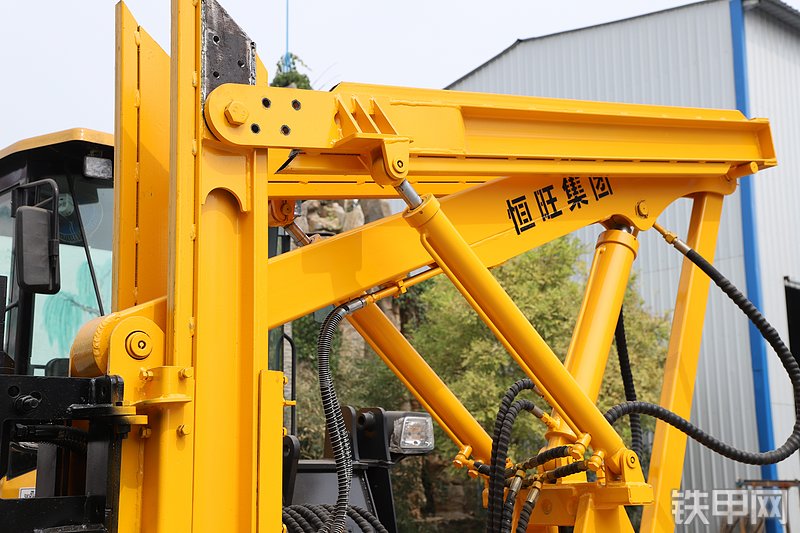 恒旺集团HW920-S(Z)-DB 装载打桩机局部