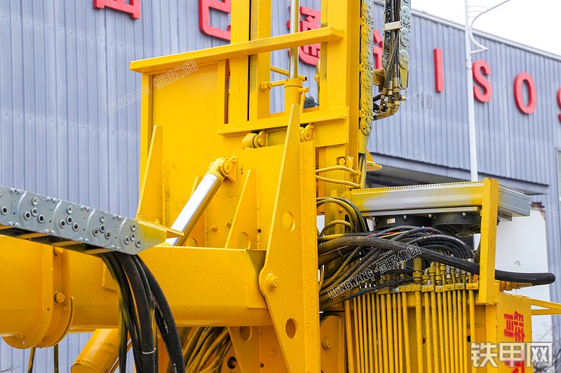 恒旺集团10m（低配）锚固钻机局部