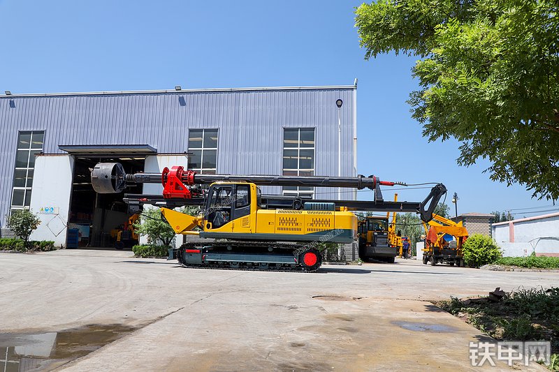 恒旺集团HWR300机锁杆旋挖钻整机外观