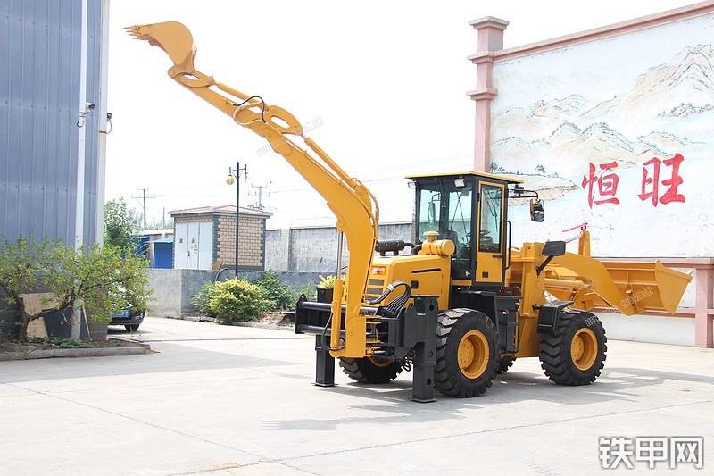 恒旺集团HW25-30挖掘装载机整机外观