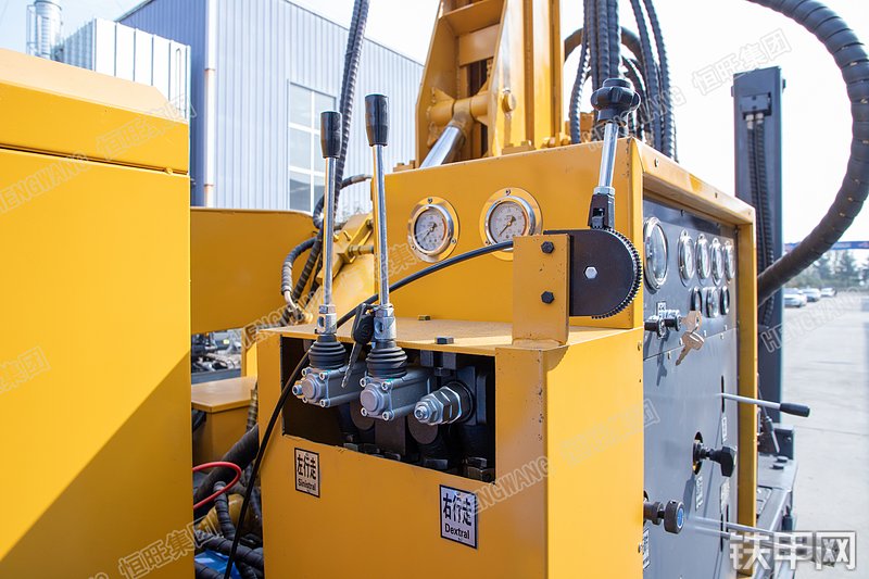 恒旺集团HQZ500L气动钻机局部