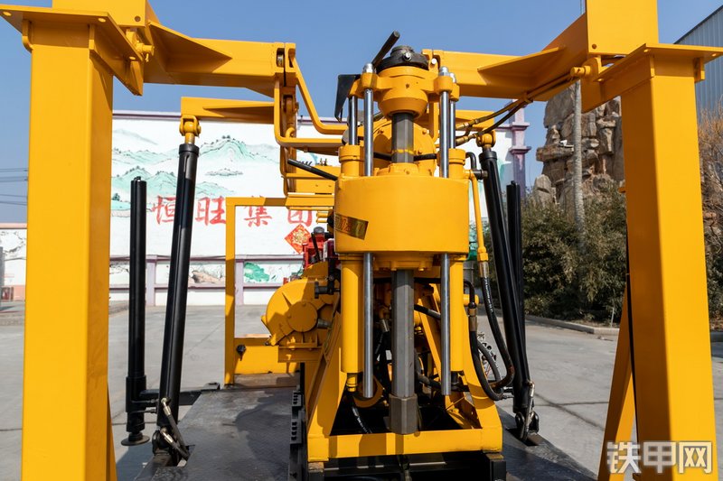恒旺集团HWL-160液压钻机局部