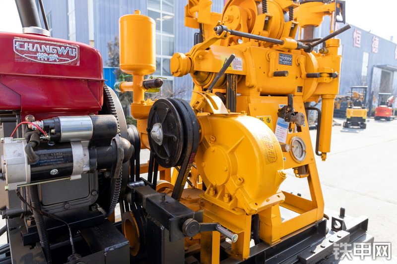 恒旺集团HWL-160液压钻机局部