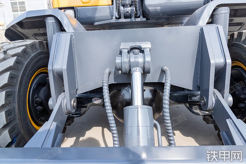 恒旺集团HWL90-6抓木机局部