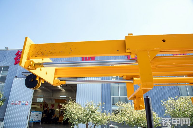 恒旺集团HWL-230液压钻机局部