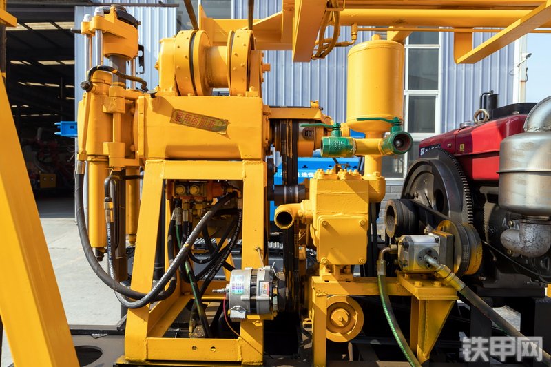 恒旺集团HWL-160液压钻机局部