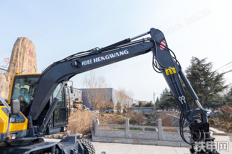 恒旺集团HWL90-6抓木机局部