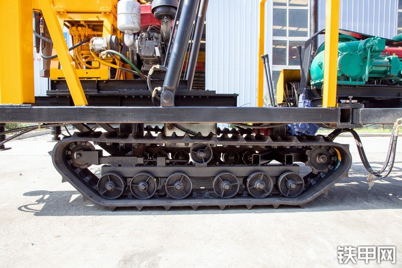 恒旺集团HWL-230液压钻机局部