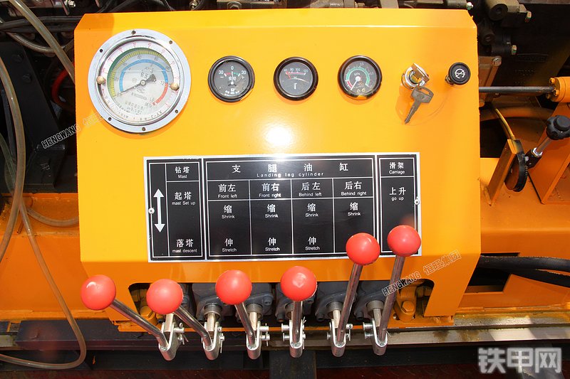 恒旺集团XY-3C车载液压钻机局部