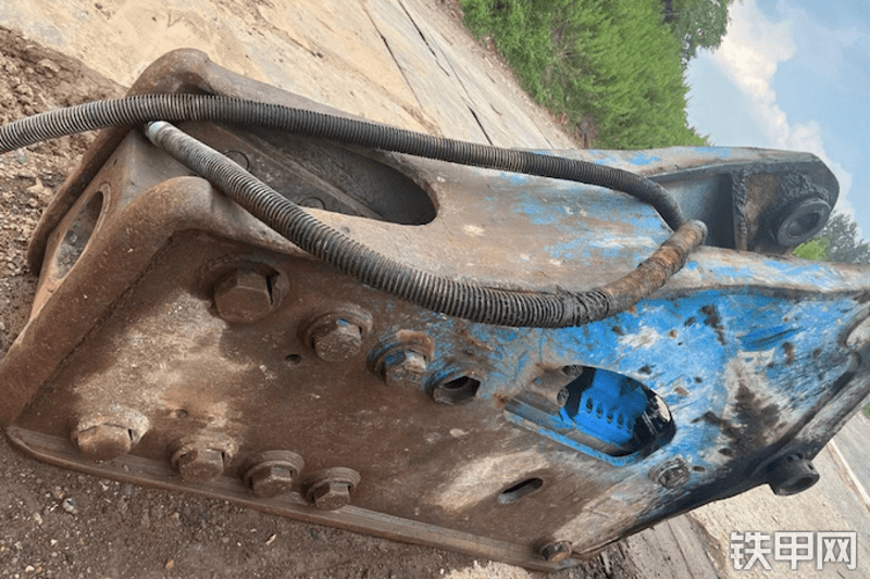 贝力特bltb200t0101三角式破碎锤