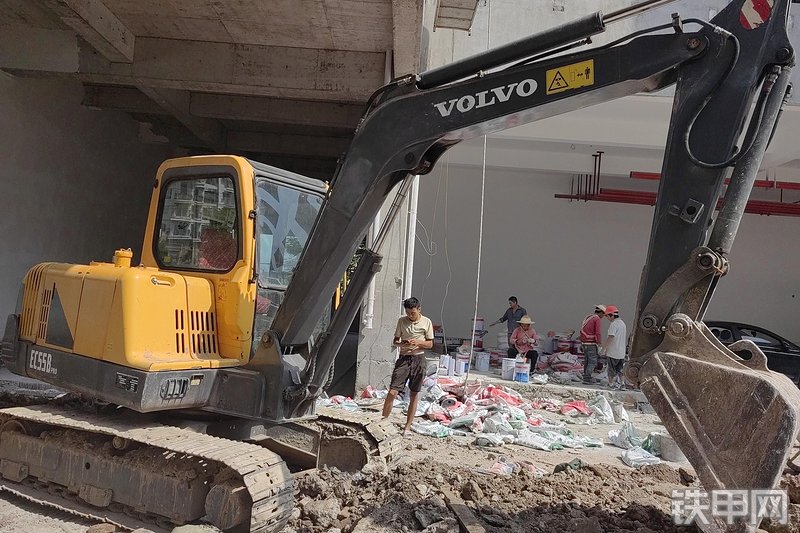 沃尔沃EC55BPRO挖掘机整机外观