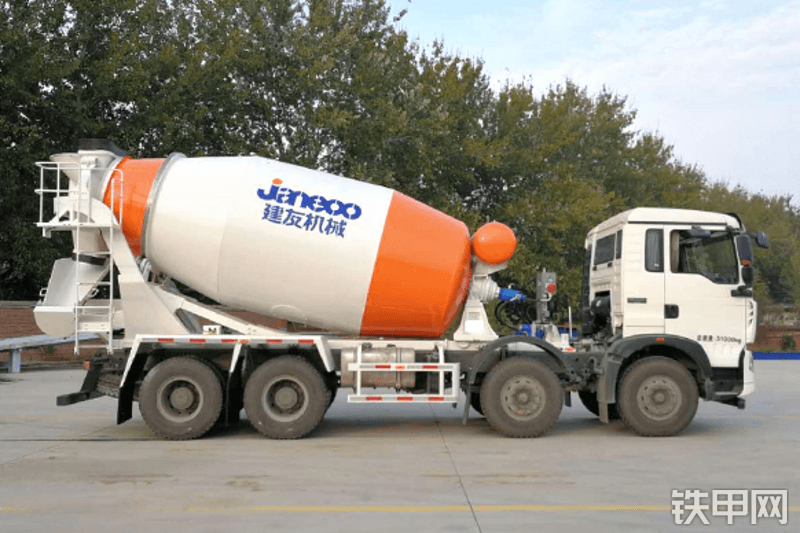 山推SDX5310GJBE1搅拌运输车整机外观