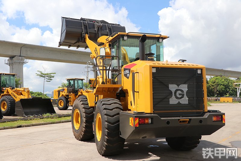 厦工XG956K装载机整机外观