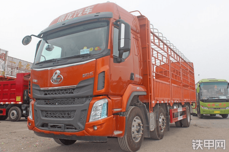 乘龙H5中卡 270马力 6X2 7.8米仓栅式(国六)(LZ5250CCYH5CC1)载货车整机外观