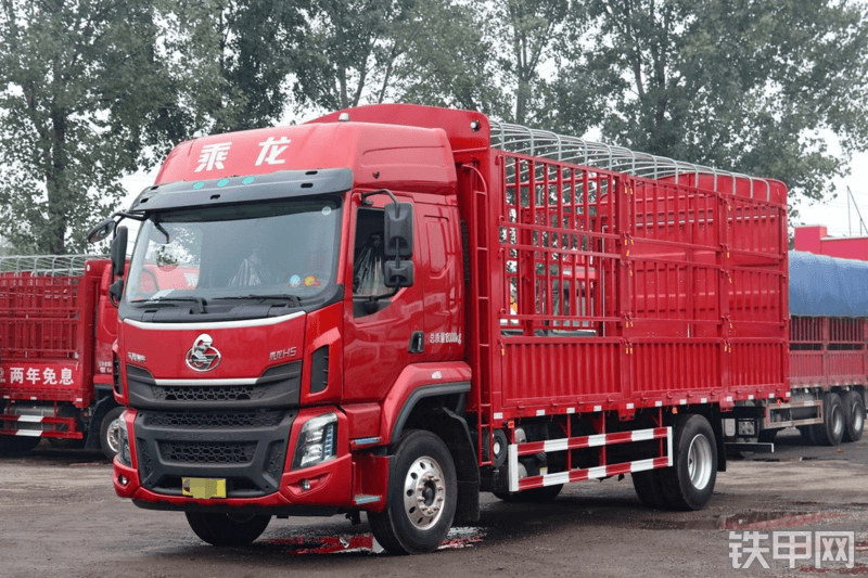 乘龙H5中卡 270马力 4X2 6.8米仓栅式(国六)(LZ5180CCYH5AC1)载货车整机外观