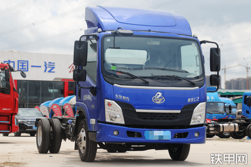 乘龙L2轻卡 140马力 4X2 4.2米仓栅式(LZ5041CCYL2AC1)载货车整机外观