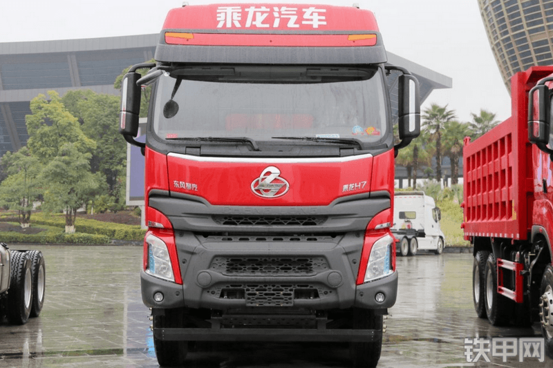 乘龙H7 600马力 8X4 8.2米(国六)(LZ3310H7FC2)工程自卸车整机外观