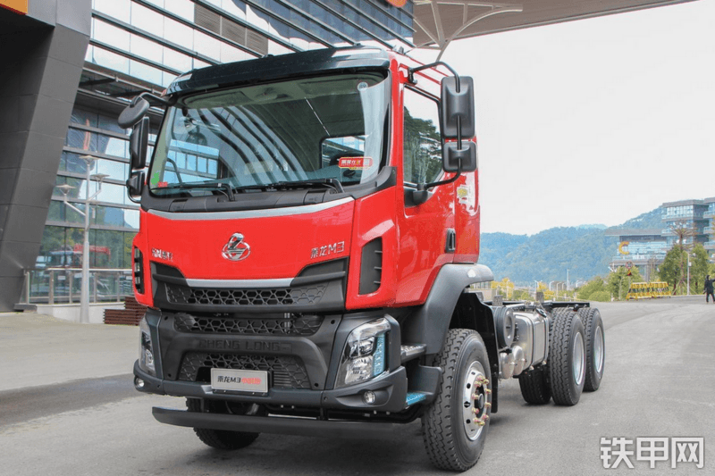 乘龙新M3 6X4(国六)工程自卸车整机外观