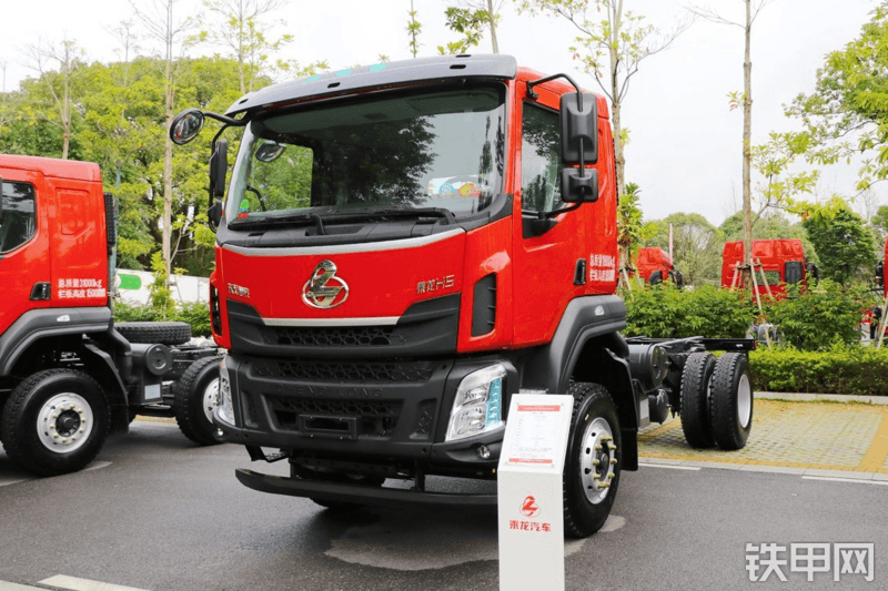 乘龙H5 200马力 4X2 4.5米(国六)(LZ3180H5AC1)工程自卸车整机外观