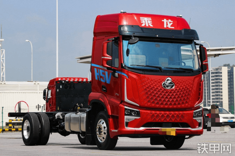 乘龙H5V 270马力 4X2 6.8米栏板(国六)载货车整机外观