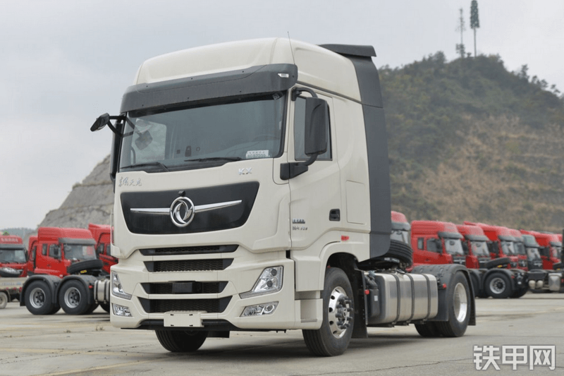 东风天龙旗舰KX 520马力 4X2(国六)(DFH4180C2)牵引车整机外观