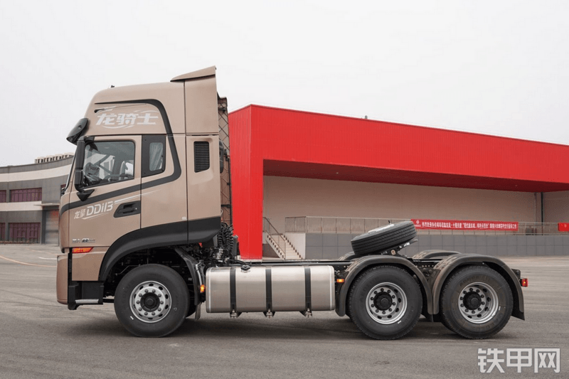 东风天龙KL重卡 520马力 6X4(国六)(DFH4250D3)牵引车整机外观