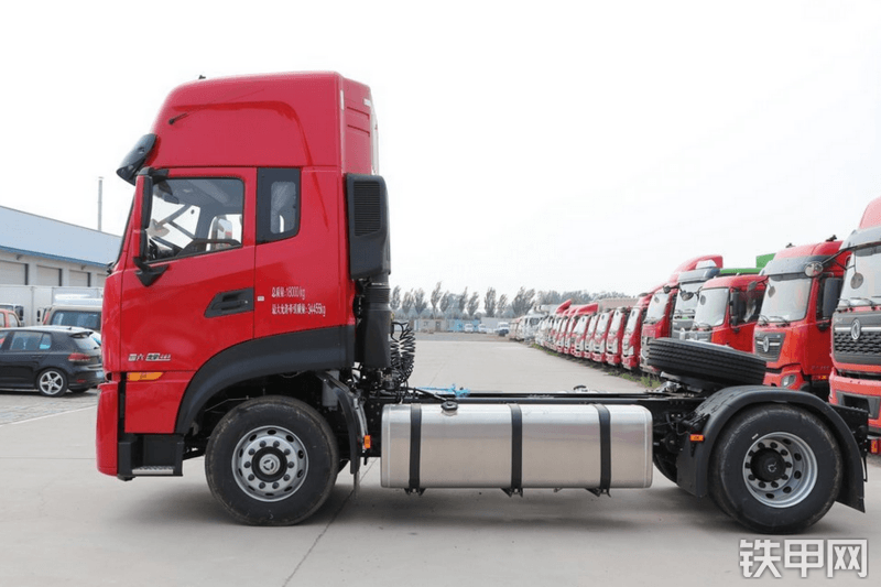 东风天龙KL重卡 520马力 4X2 AMT自动挡(DFH4180D4)牵引车整机外观