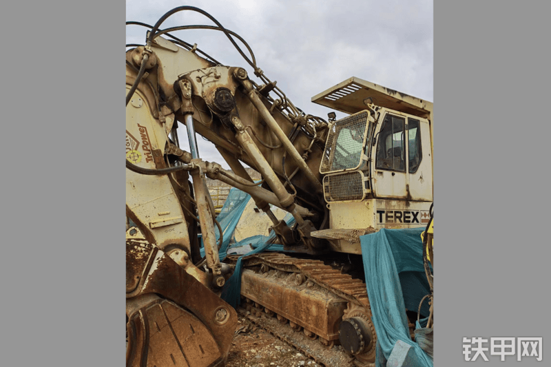 特雷克斯rh30e履带式挖掘机