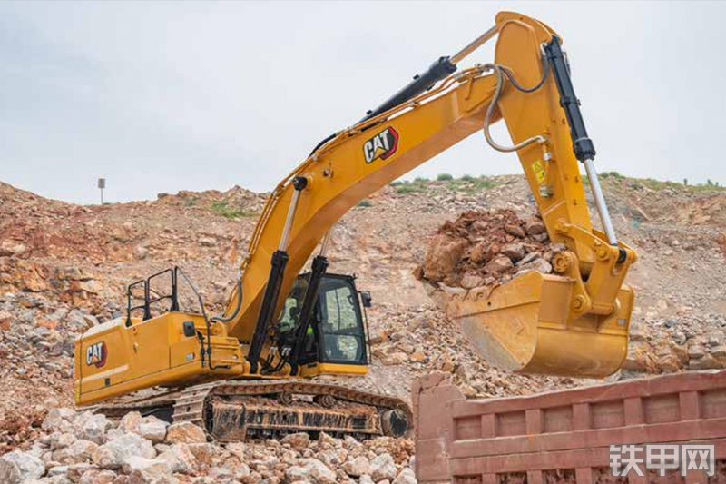 卡特彼勒新一代CAT®350 液压挖掘机整机外观