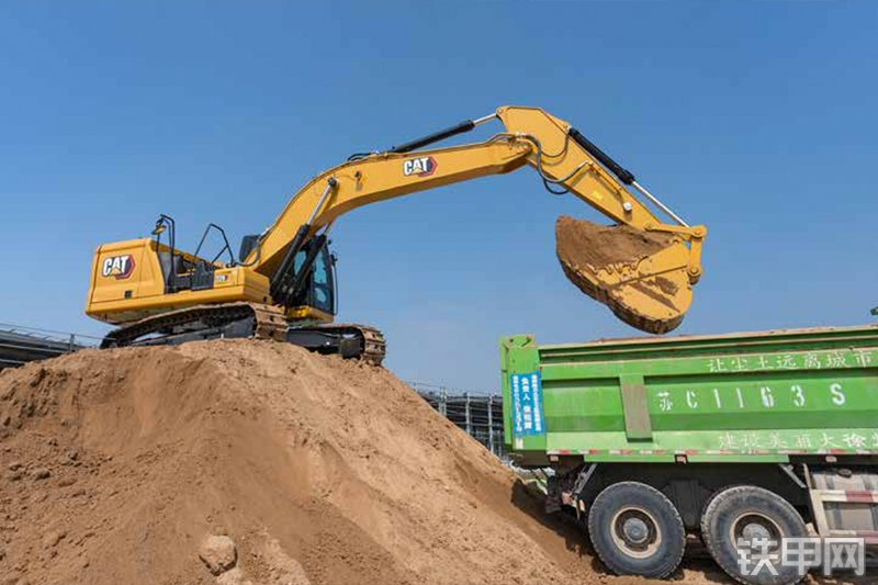 卡特彼勒新一代CAT®326 液压挖掘机整机外观