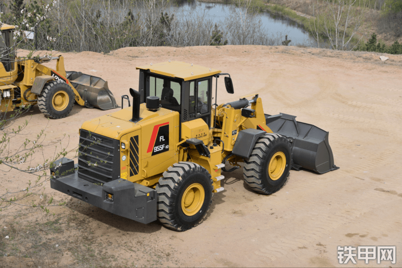 雷沃重工FL955F-HD装载机整机外观