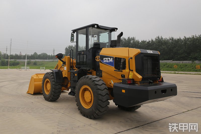 山工636F（国四）装载机整机外观