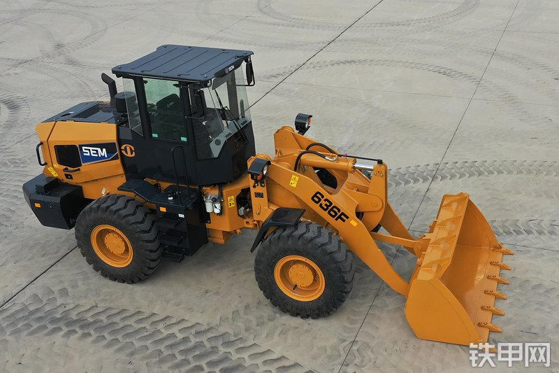 山工636F（国四）装载机整机外观