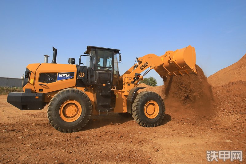 山工656F（国四）装载机整机外观