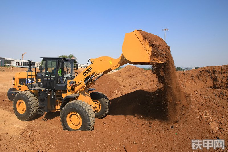 山工658F（国四）装载机整机外观