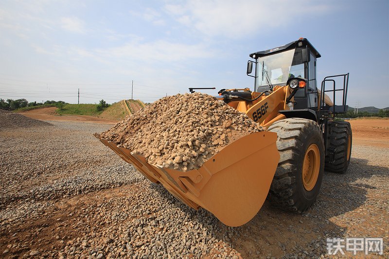 山工656F（国四）装载机整机外观