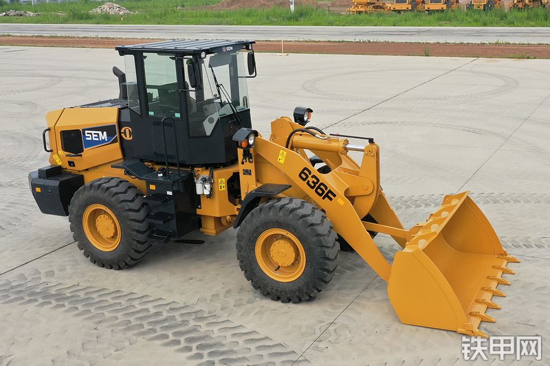 山工636F（国四）装载机整机外观