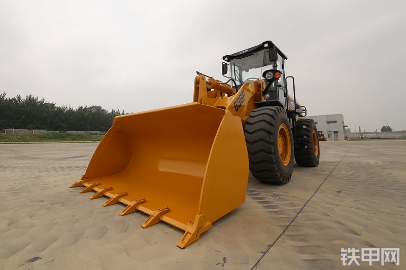 山工636F（国四）装载机整机外观