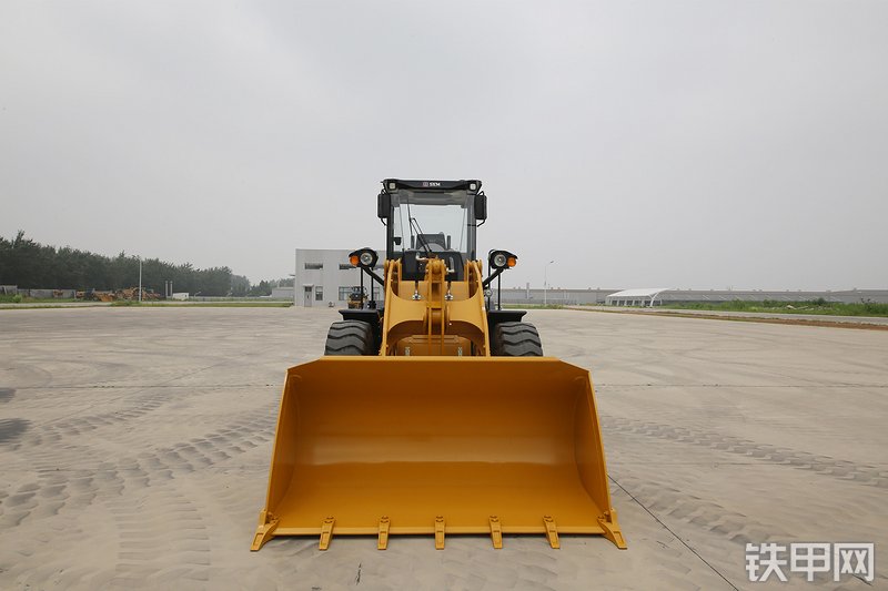 山工636F（国四）装载机整机外观