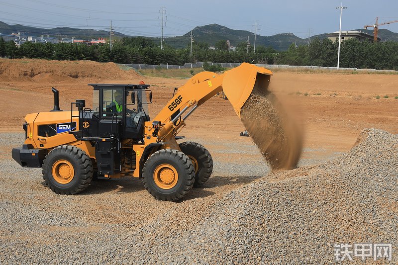 山工656F（国四）装载机整机外观